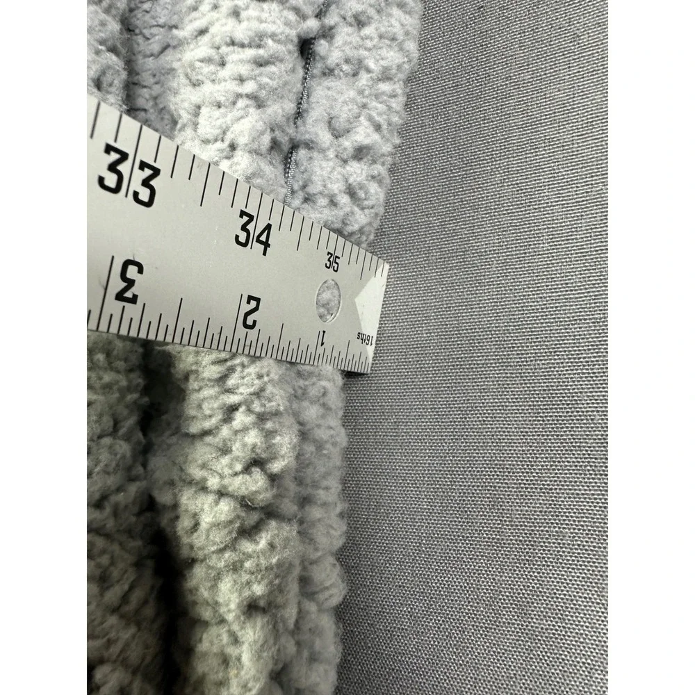 Sprigs Sherpa Scarf with Zipper‎ Pocket Light Gray 52x6.25 One Size 572006GY